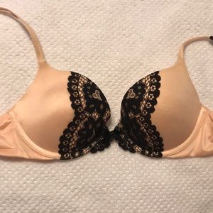 NWT 34B Victoria’s Secret Very Sexy Push-up Bra